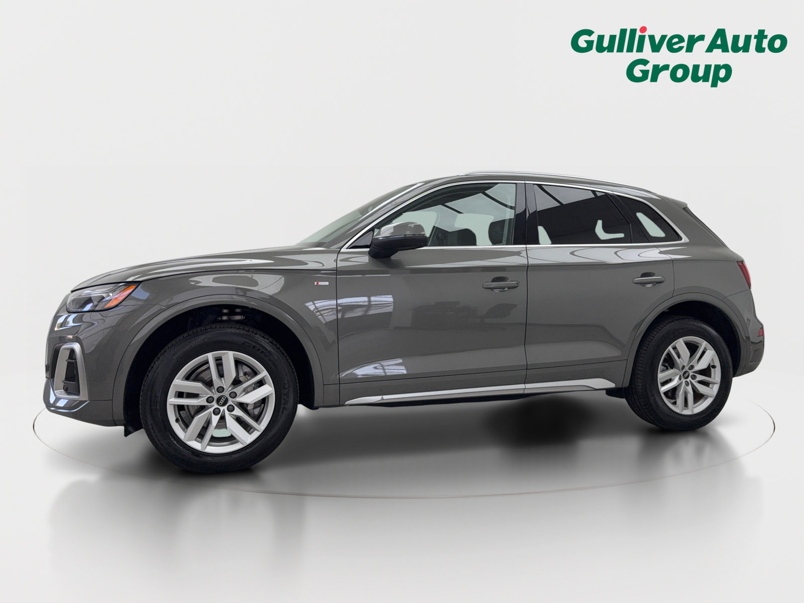 Used 2023 Audi Q5 2.0T Premium w/ Convenience Package AWD/4WD image 2