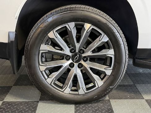 Used 2023 Chevrolet Suburban High Country AWD/4WD image 32
