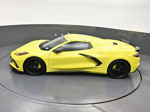 Used 2022 Chevrolet Corvette Stingray Preferred Conv w/ Z51 Performance Package RWD image 17