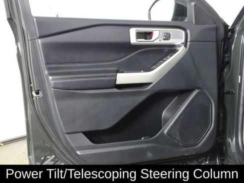 Used 2022 Ford Explorer Limited w/ Equipment Group 301A image 17