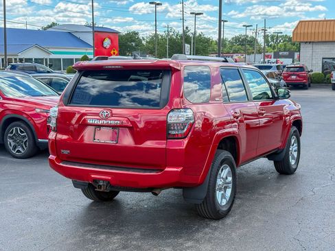 Used 2022 Toyota 4Runner SR5 Premium w/ Moonroof Package AWD/4WD image 16