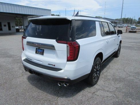 Used 2024 GMC Yukon XL AT4 w/ Technology Package AWD/4WD image 5