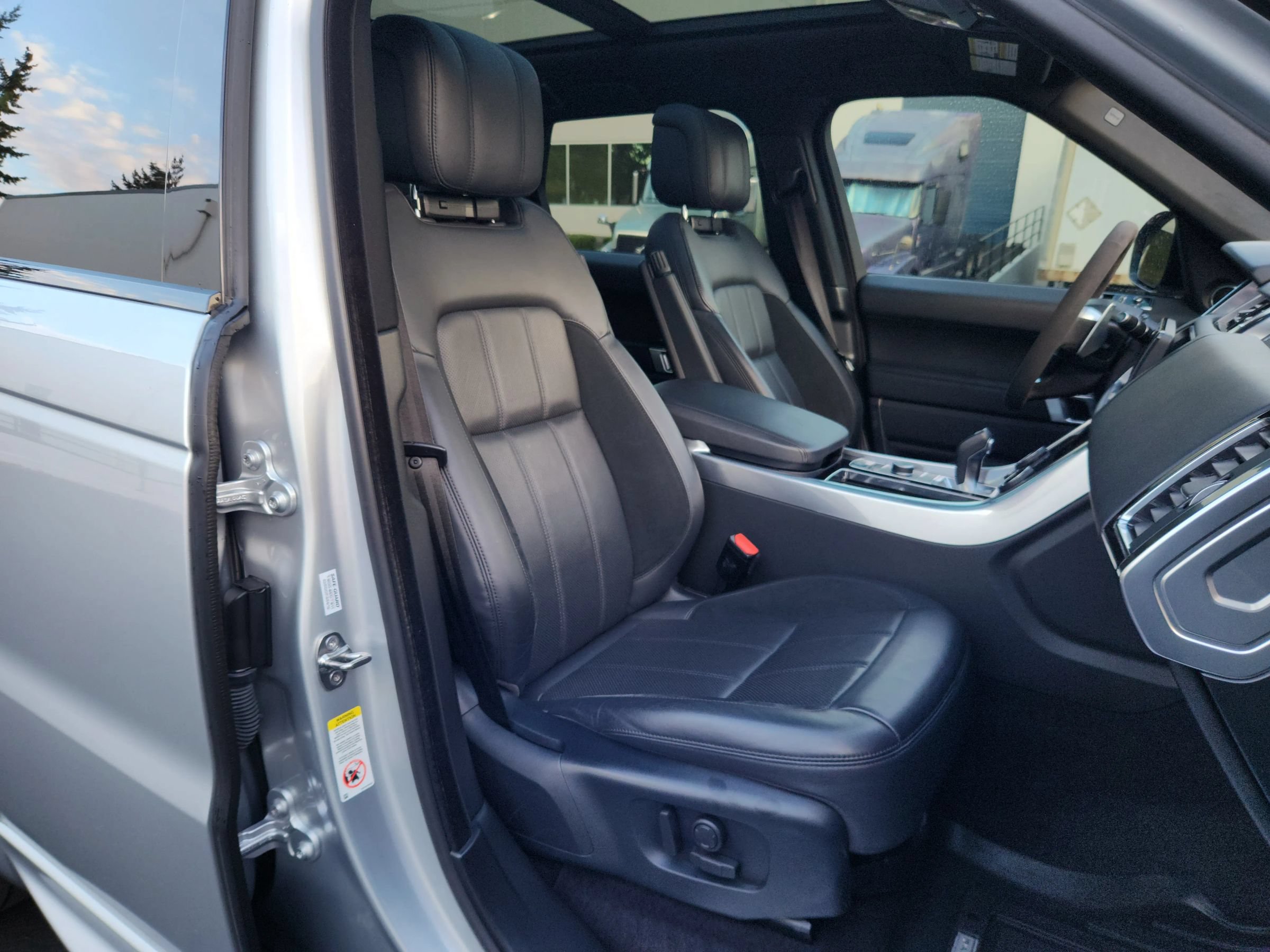 Used 2020 Land Rover Range Rover Sport HST AWD/4WD image 21