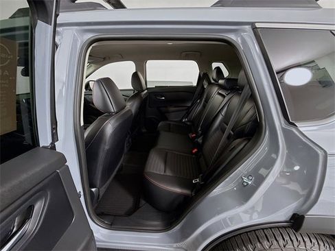 Certified 2025 Nissan Rogue SV image 9