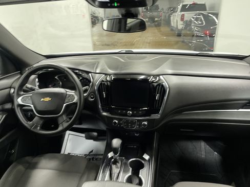Used 2023 Chevrolet Traverse LT FWD image 27