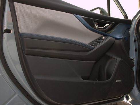 Used 2019 Subaru Crosstrek Hybrid w/ Moonroof Package w/Navigation image 11