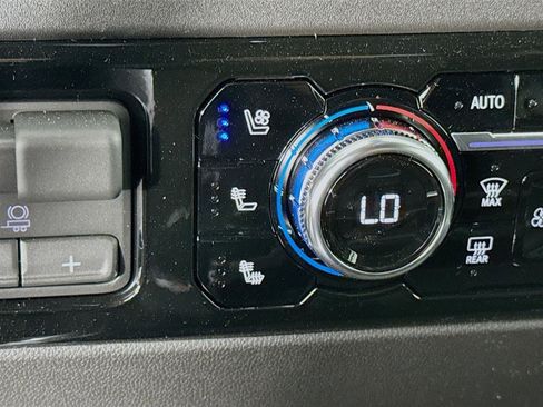 New 2026 GMC Sierra 2500 SLT w/ SLT Premium Package image 22