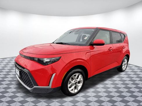 Used 2024 Kia Soul LX w/ Option Group 015 image 3