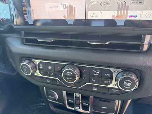 New 2026 Jeep Wrangler Sport S image 20