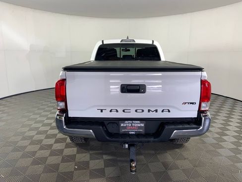 Used 2017 Toyota Tacoma TRD Off-Road w/ Tow Package image 9