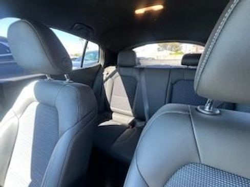 Used 2025 Buick Envista Preferred image 16