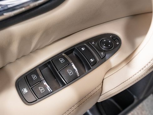 Used 2022 Nissan Armada Platinum RWD image 15