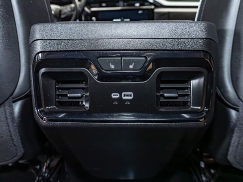 Used 2025 GMC Sierra 2500 AT4X image 27