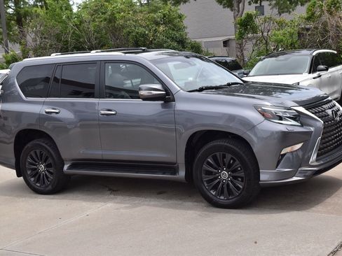 Used 2023 Lexus GX 460 Premium w/ Accessory Package AWD/4WD image 6