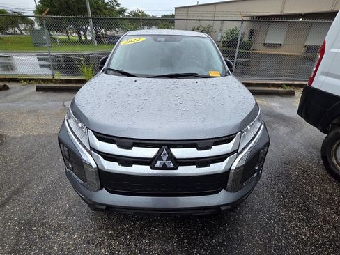 Used 2024 Mitsubishi Outlander Sport SE AWD/4WD image 2