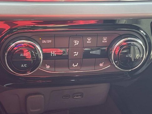 New 2026 Chevrolet Trax LT w/ Sunroof Package image 19