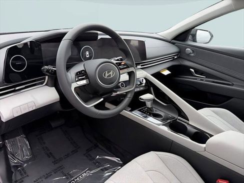 New 2026 Hyundai Elantra Limited FWD image 16