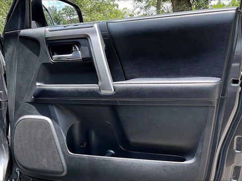 Used 2019 Toyota 4Runner SR5 Premium RWD image 28
