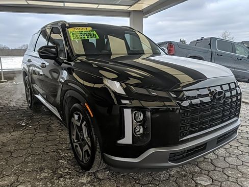 Used 2023 Hyundai Palisade Limited image 3
