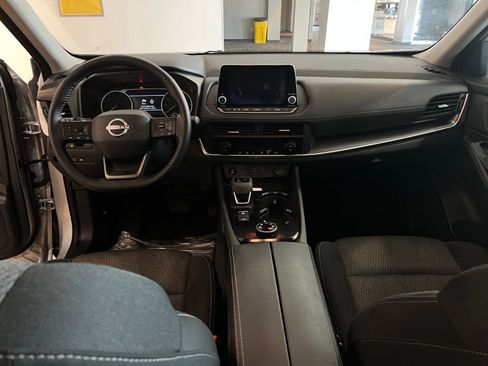 Used 2025 Nissan Rogue SV image 34