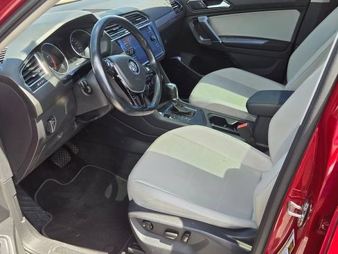 Used 2018 Volkswagen Tiguan SEL FWD image 5