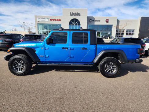 Used 2024 Jeep Gladiator Mojave image 6