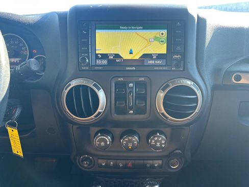Used 2016 Jeep Wrangler Unlimited Sahara image 7