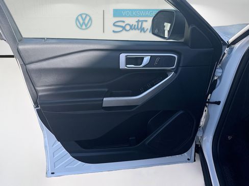 Used 2021 Ford Explorer XLT w/ Equipment Group 202A image 19