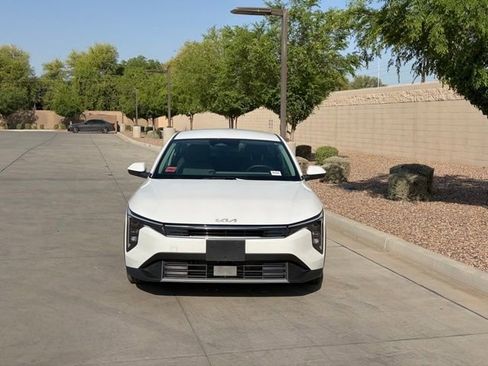 Used 2025 Kia K4 EX image 5