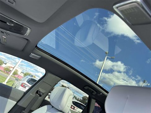 New 2025 Cadillac Optiq Luxury 1 image 17