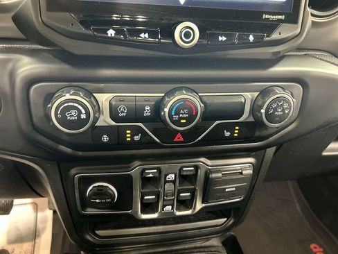 Used 2021 Jeep Gladiator Sport AWD/4WD image 16