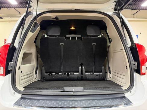 Used 2019 Dodge Grand Caravan SXT FWD image 26