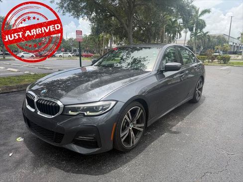Used 2020 BMW 330i Sedan w/ M Sport Package RWD image 2