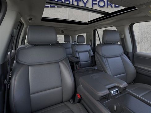 New 2025 Ford Expedition Active image 10