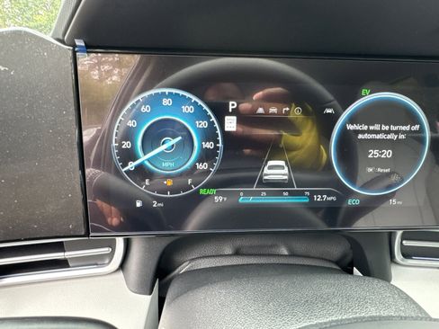 New 2026 Hyundai Elantra Limited image 18