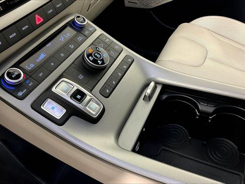 Used 2023 Hyundai Palisade Limited AWD/4WD image 18