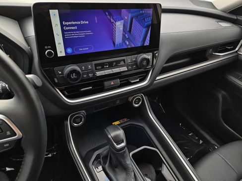 Used 2025 Toyota Grand Highlander AWD image 21