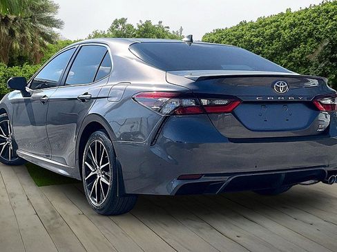 Used 2021 Toyota Camry SE w/ Cold Weather Package image 23