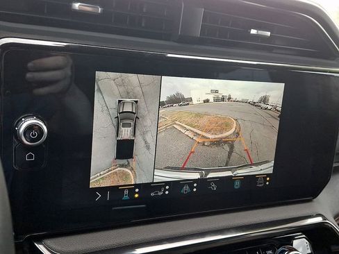 Used 2023 GMC Sierra 1500 AT4 image 18