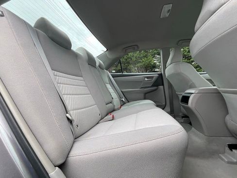 Used 2015 Toyota Camry LE FWD image 13