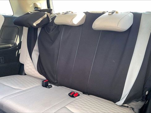 Used 2024 Nissan Pathfinder SV image 6