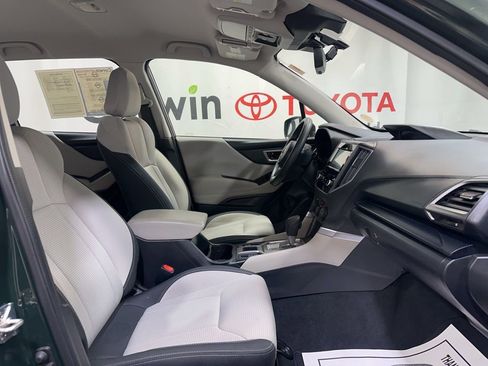 Used 2023 Subaru Forester Base image 11