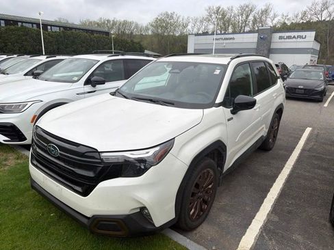 Used 2025 Subaru Forester Sport AWD/4WD image 2