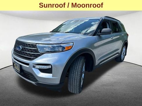 Used 2024 Ford Explorer XLT w/ Equipment Group 202A AWD/4WD image 5
