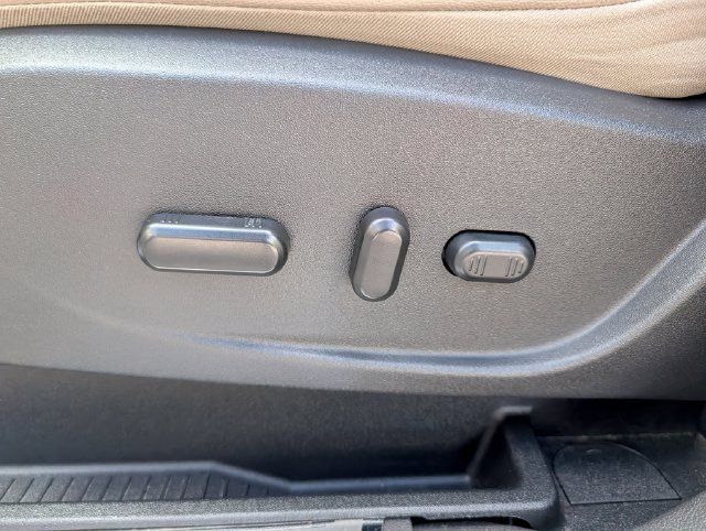 Used 2018 Ford Escape Titanium AWD/4WD image 14