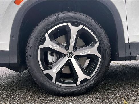 New 2026 Volkswagen Tiguan SE AWD/4WD image 8