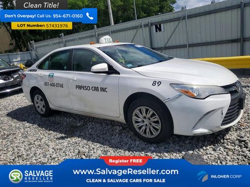 Used 2017 Toyota Camry LE FWD image 5