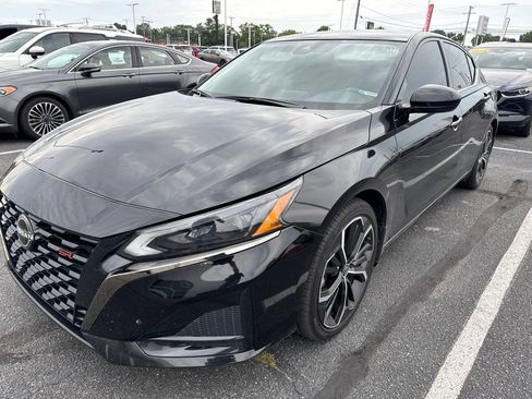 Certified 2023 Nissan Altima 2.5 SR FWD image 2