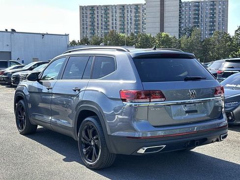 Used 2022 Volkswagen Atlas SE w/ Black Wheel Package FWD image 4