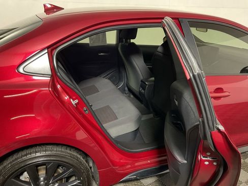 Used 2025 Toyota Corolla SE image 32